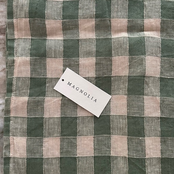 Magnolia Green Gingham Linen Table Runner - Picture 8 of 17